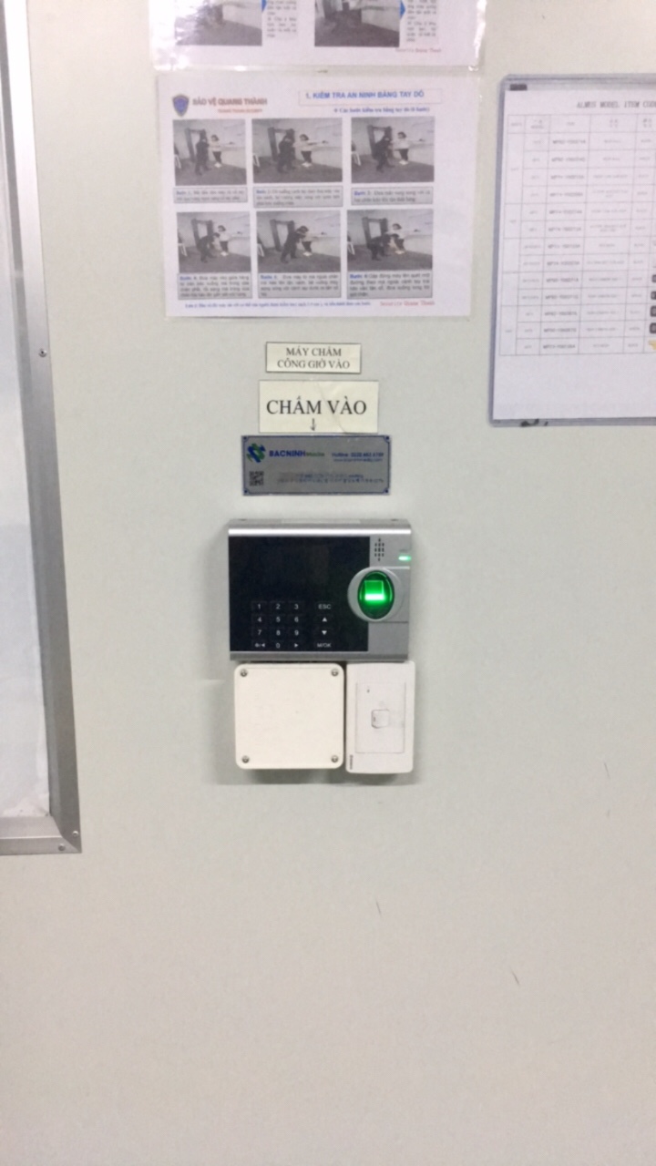 lắp đặt máy chấm công côn gty siseong