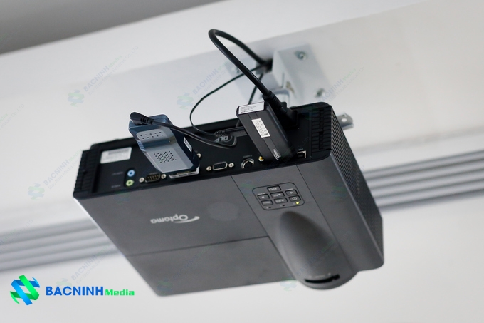 mua máy chiếu tốt