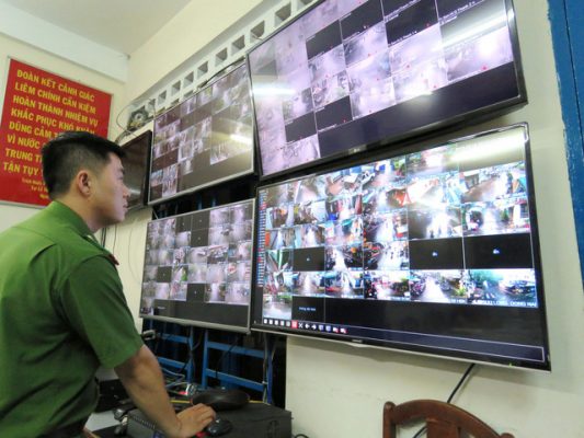 lắp đặt camera quan sát mắt thần